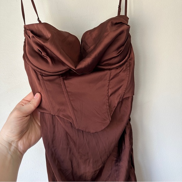 Oh Polly A Minute Past Midnight
Dress Cowl Neck Corset
Asymmetric Brown US 0 XS - Picture 5 of 9